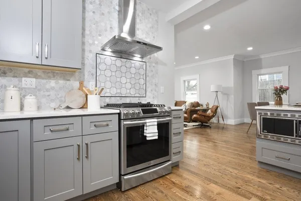 $5,300 | 10 Grant Street, Unit 1, Somerville, MA 02145