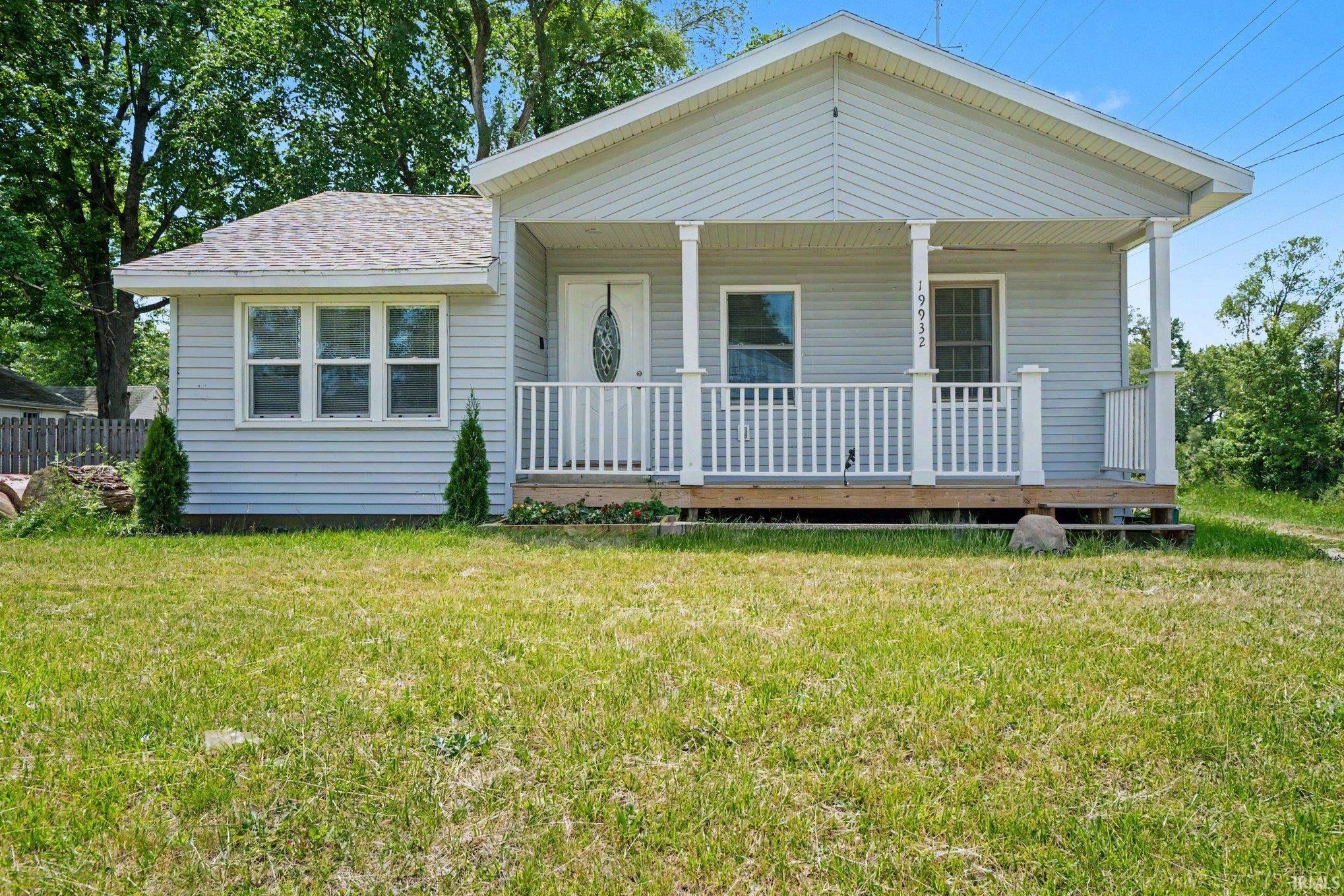 19932 Auten Road South Bend, IN 46637 - Photo 2 of 32