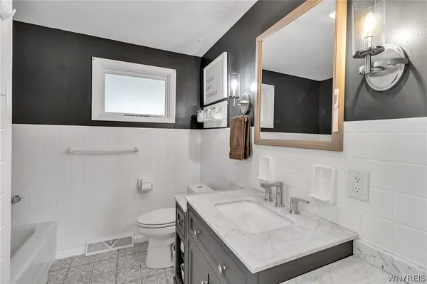 $299,900 | 97 Huntington Court, Hamburg, NY 14075
