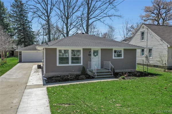 $299,900 | 97 Huntington Court, Hamburg, NY 14075