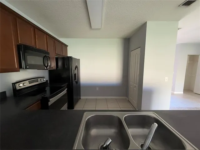 a close view of sink and tap