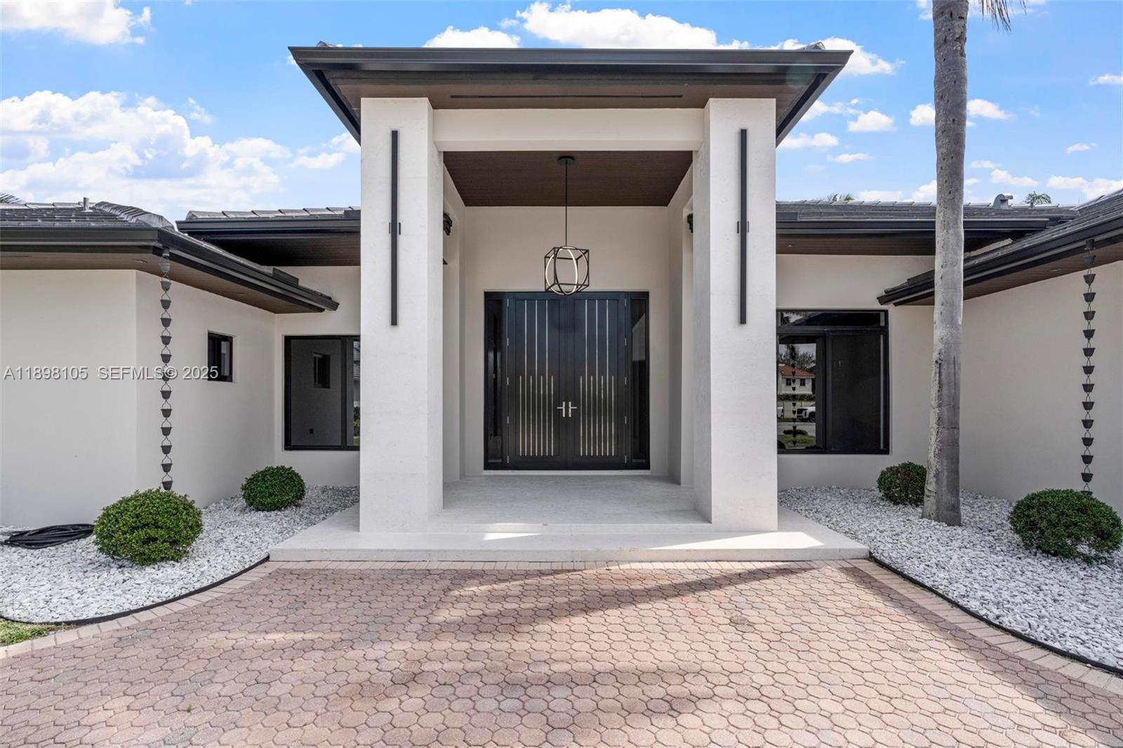 7755 Southwest 85th Court Miami, FL 33143 - Photo 5 of 70