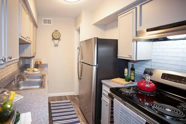 $1,240 | 14208 Heritage Circle, Farmers Branch, TX 75234