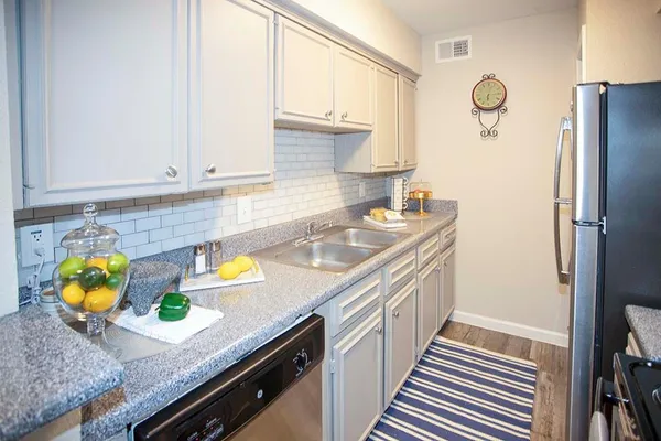 $1,240 | 14208 Heritage Circle, Farmers Branch, TX 75234