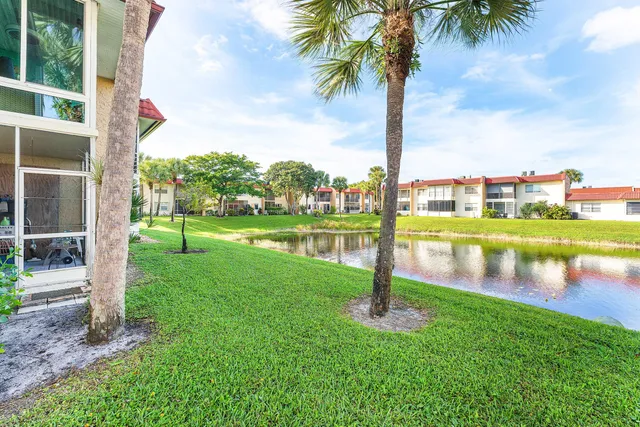 $1,600 | 215 Lake Dora Drive, West Palm Beach, FL 33411
