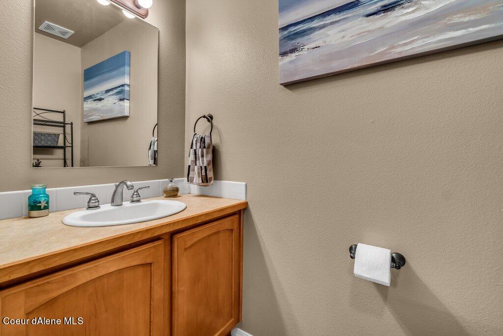 109 West 19th Avenue, Unit A Post Falls, ID 83854 - Photo 17 of 22 Guest Bathroom