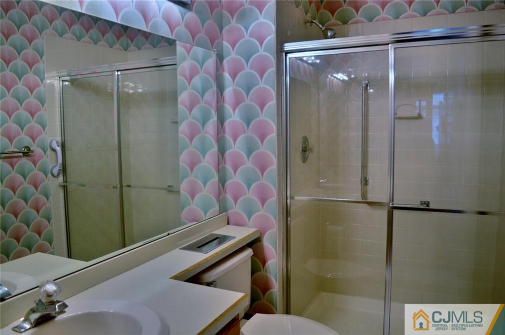 32 Winthrop Road Monroe Township, NJ 08831 - Photo 8 of 16 Gallery Image 8