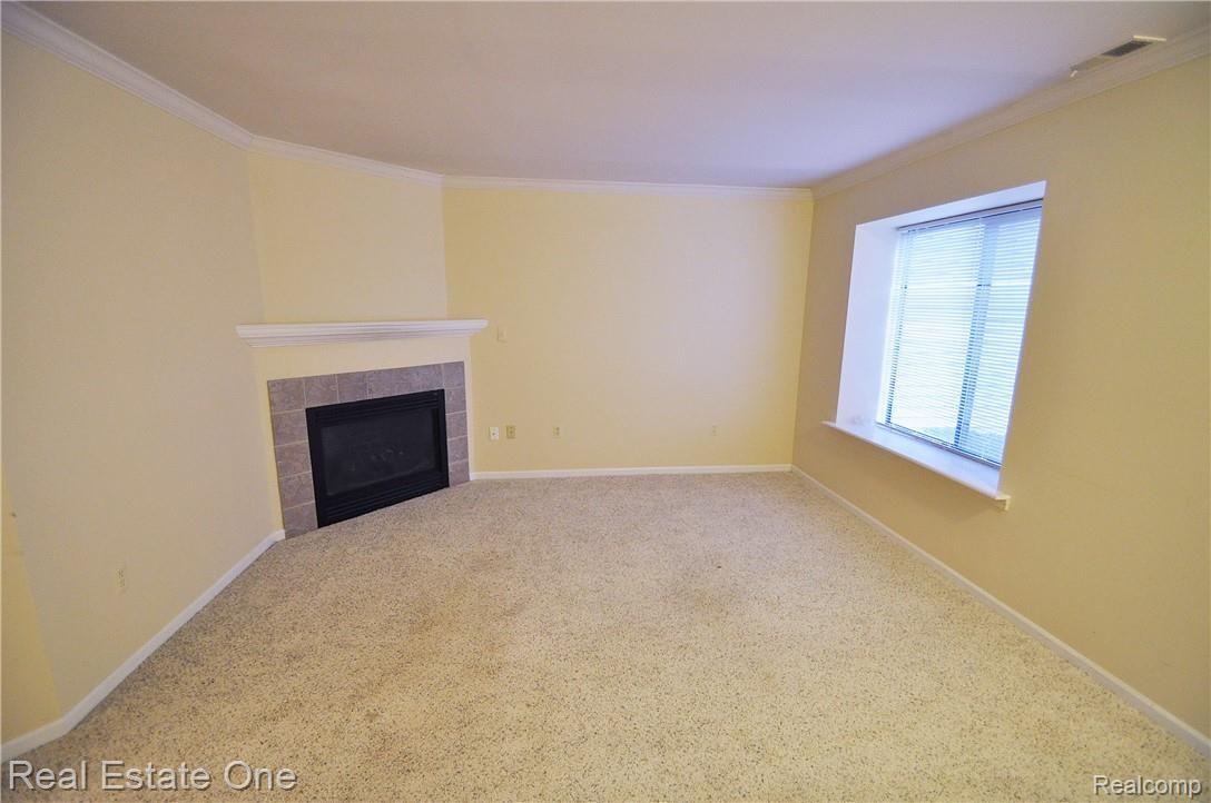 1638 River View Drive, Unit 41 Rochester, MI 48309 - Photo 9 of 31 12.JPG