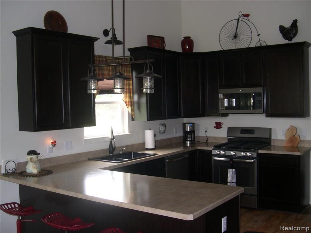 4170 Elevation Lane Howell, MI 48855 - Photo 9 of 36 GORGEOUS KITCHEN