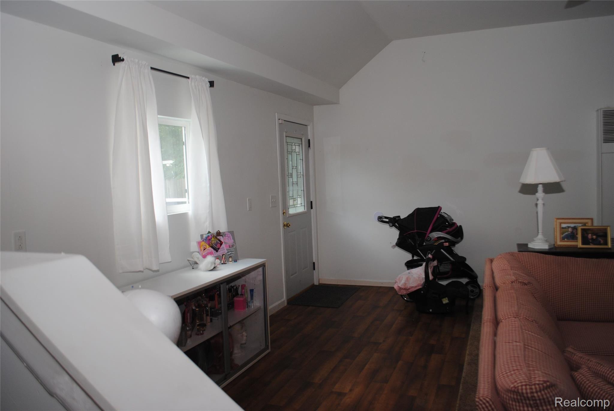 4333 Lapeer Road Burton, MI 48509 - Photo 15 of 43 DSC_0531.JPG