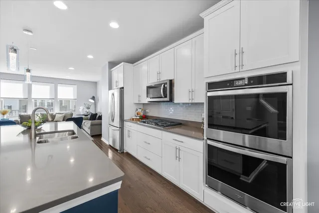 $495,000 | 3570 Sawgrass Drive, Woodridge, IL 60517