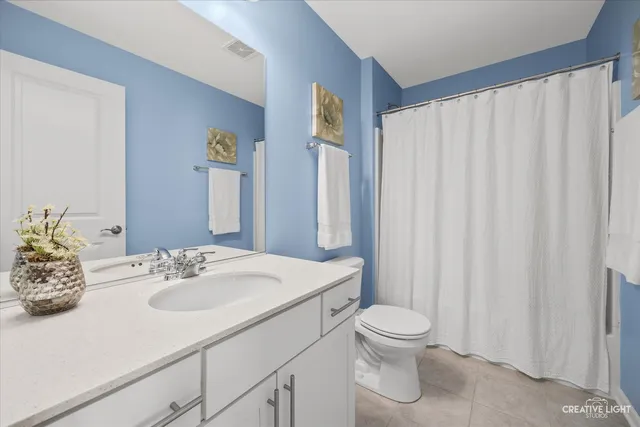 $495,000 | 3570 Sawgrass Drive, Woodridge, IL 60517