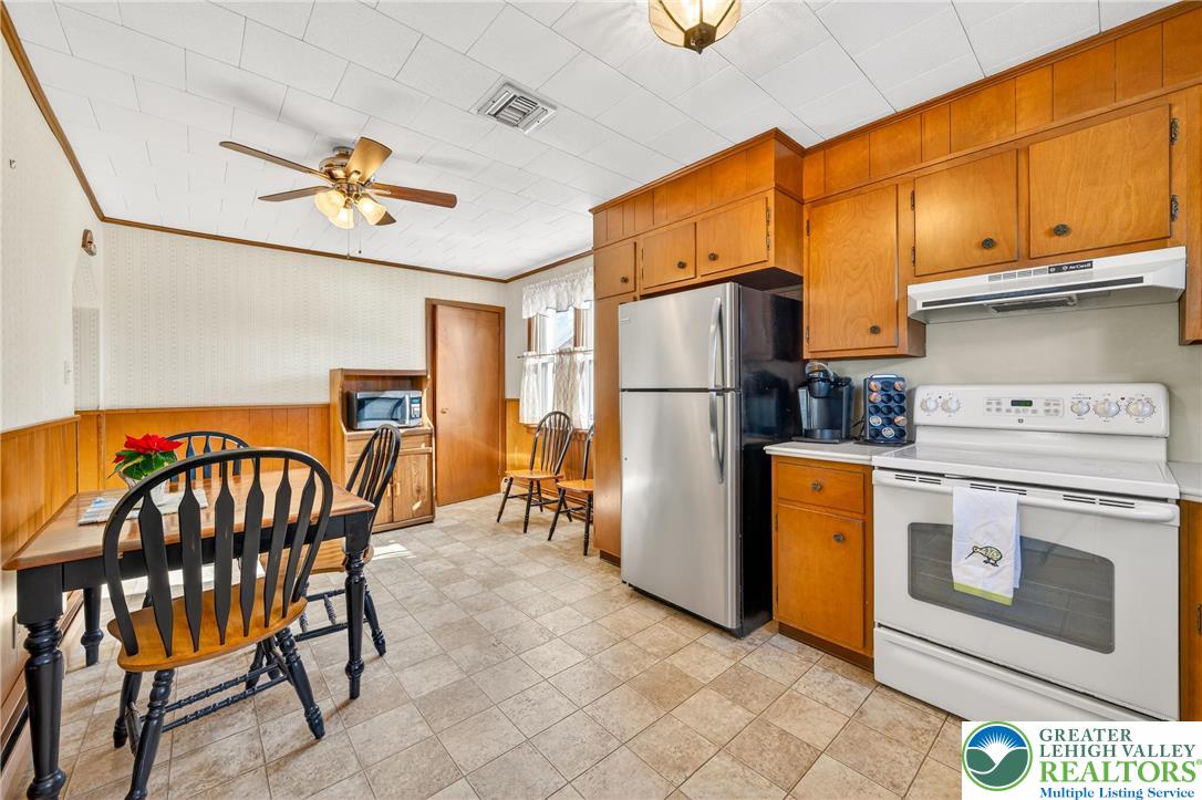 534 2nd Street Whitehall, PA 18052 - Photo 12 of 37