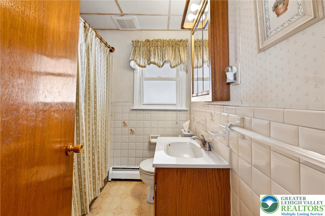 534 2nd Street Whitehall, PA 18052 - Photo 15 of 37