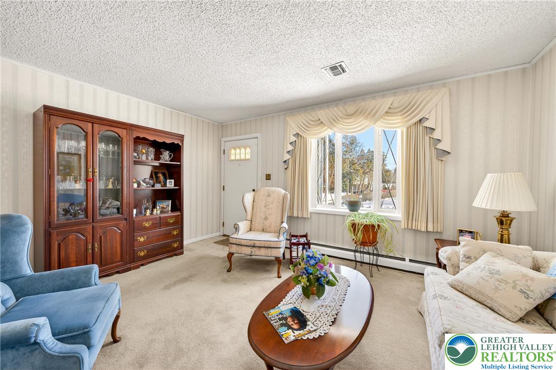 534 2nd Street Whitehall, PA 18052 - Photo 7 of 37