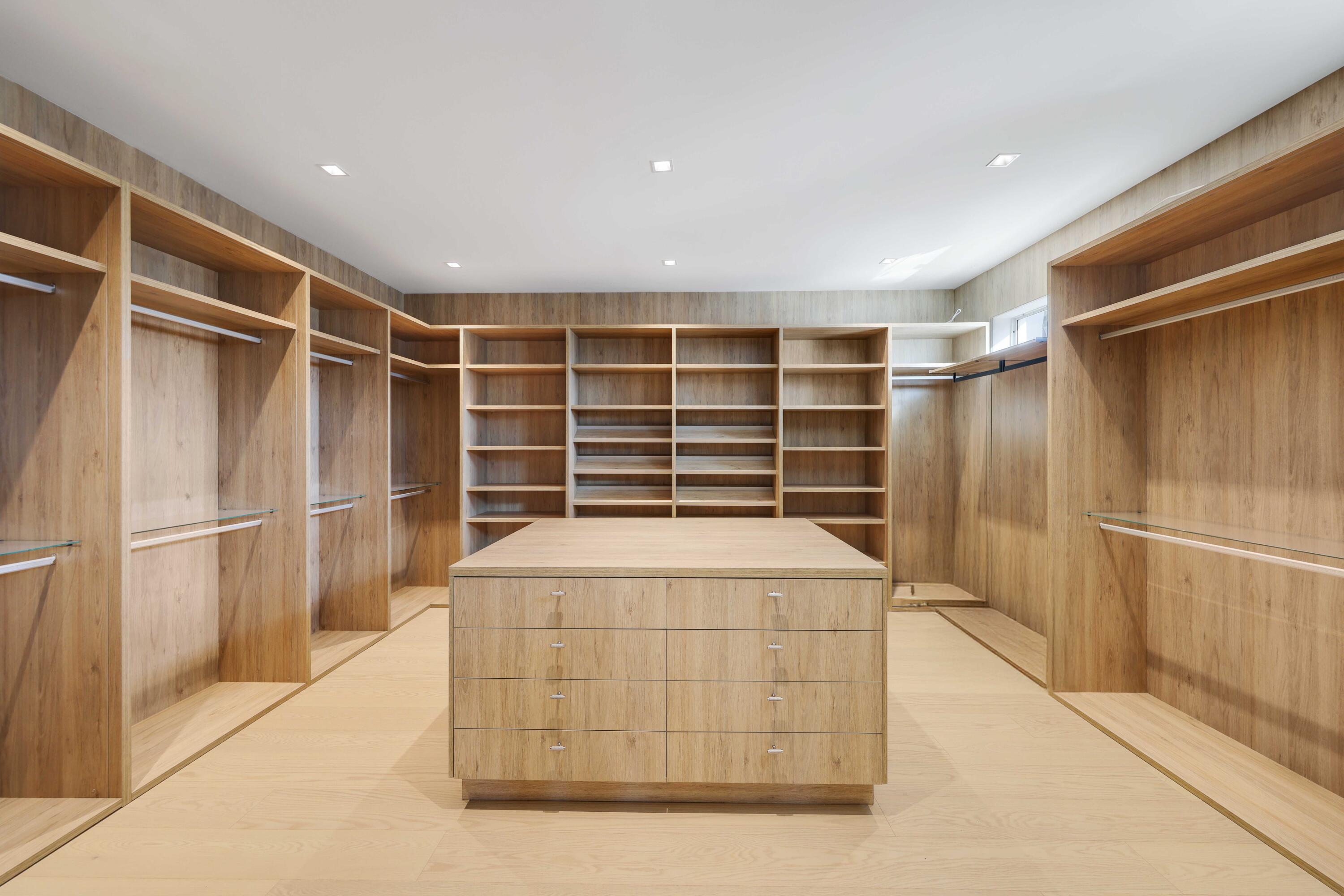 810 Northeast 70th Street Boca Raton, FL 33487 - Photo 21 of 32 810 NE 70th Street