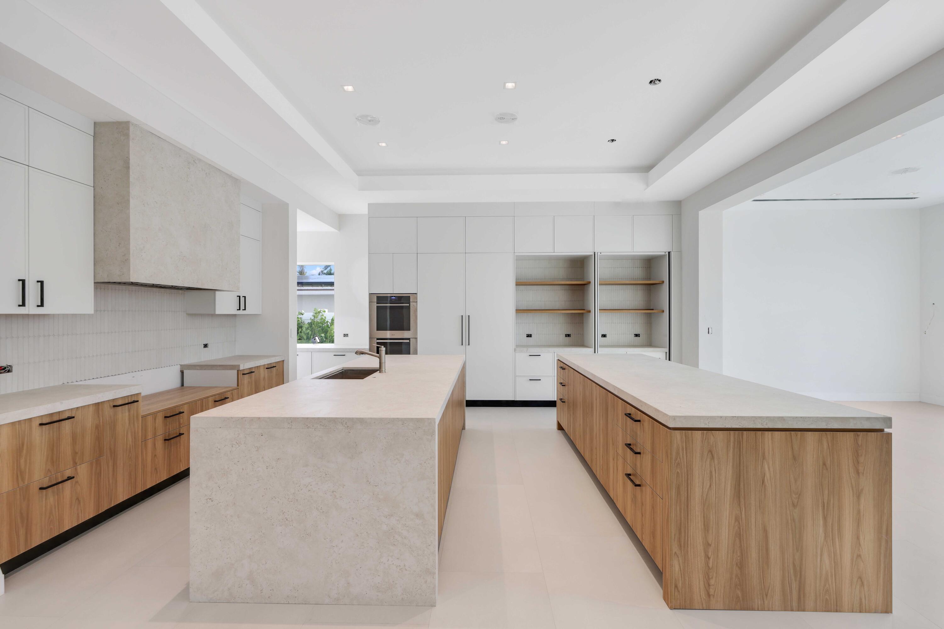 810 Northeast 70th Street Boca Raton, FL 33487 - Photo 5 of 32 810 NE 70th Street