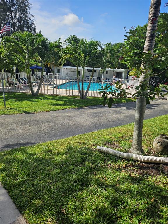 1045 Southeast 15th Street, Unit 13C Fort Lauderdale, FL 33316 - Photo 17 of 20 a view of a park with large trees