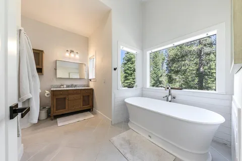 $1,585,000 | 13862 Swiss Lane, Truckee, CA 96161