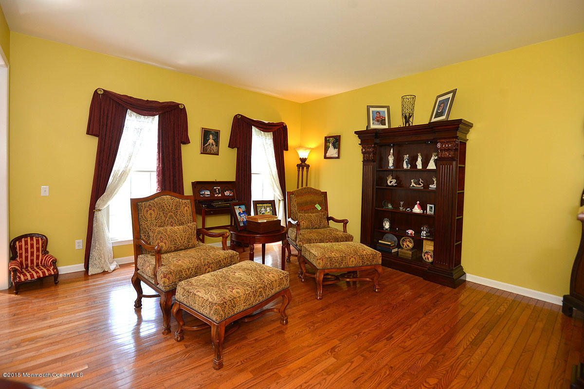 34 Windswept Road Holmdel, NJ 07733 - Photo 10 of 55 5.2