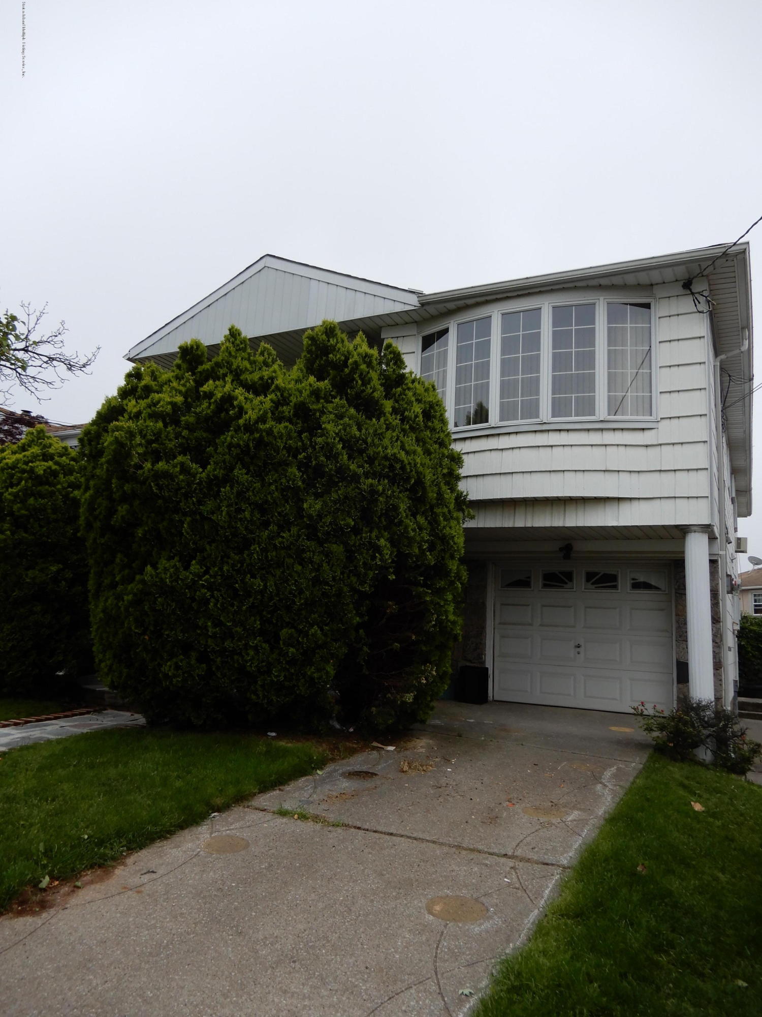 56 Rivington Avenue Staten Island, NY 10314 - Photo 2 of 4 56 RIVINGTON 1