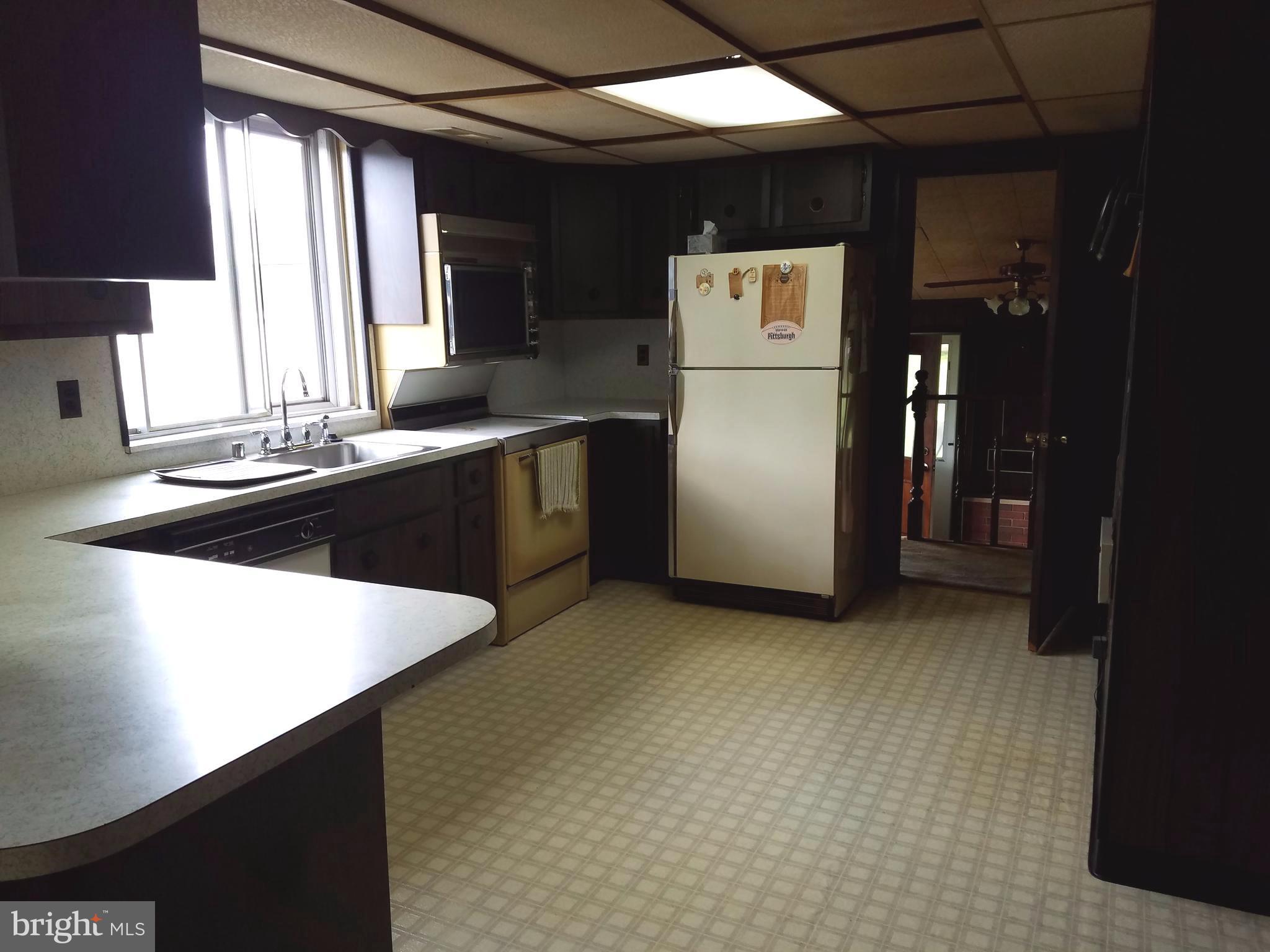301 W Road Baltimore, MD 21221 - Photo 8 of 21 Kitchen