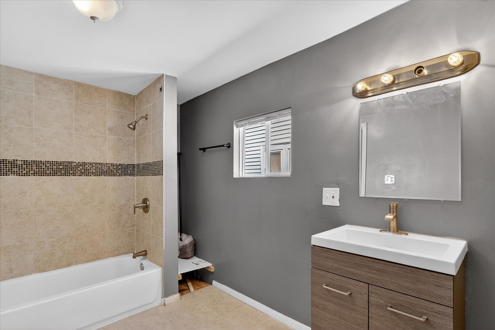 1 East 114th Street Chicago, IL 60628 - Photo 18 of 33
