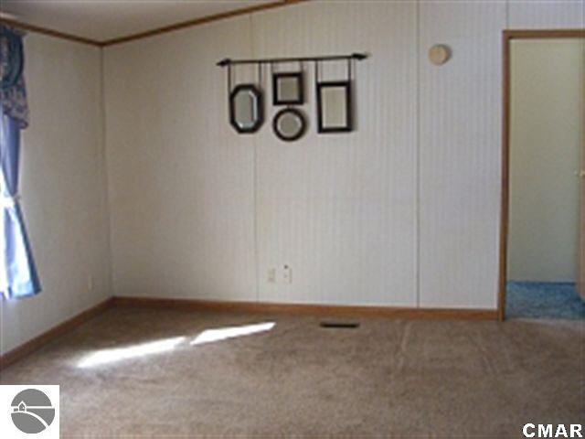 2612 North Pingree Road Alma, MI 48801 - Photo 8 of 14 1767647-7.JPG