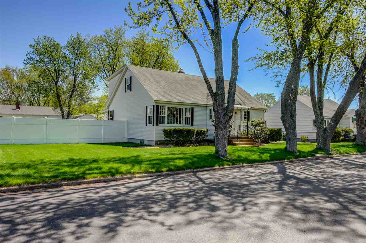 311 Reed Street Manchester, NH 03102 - Photo 3 of 39