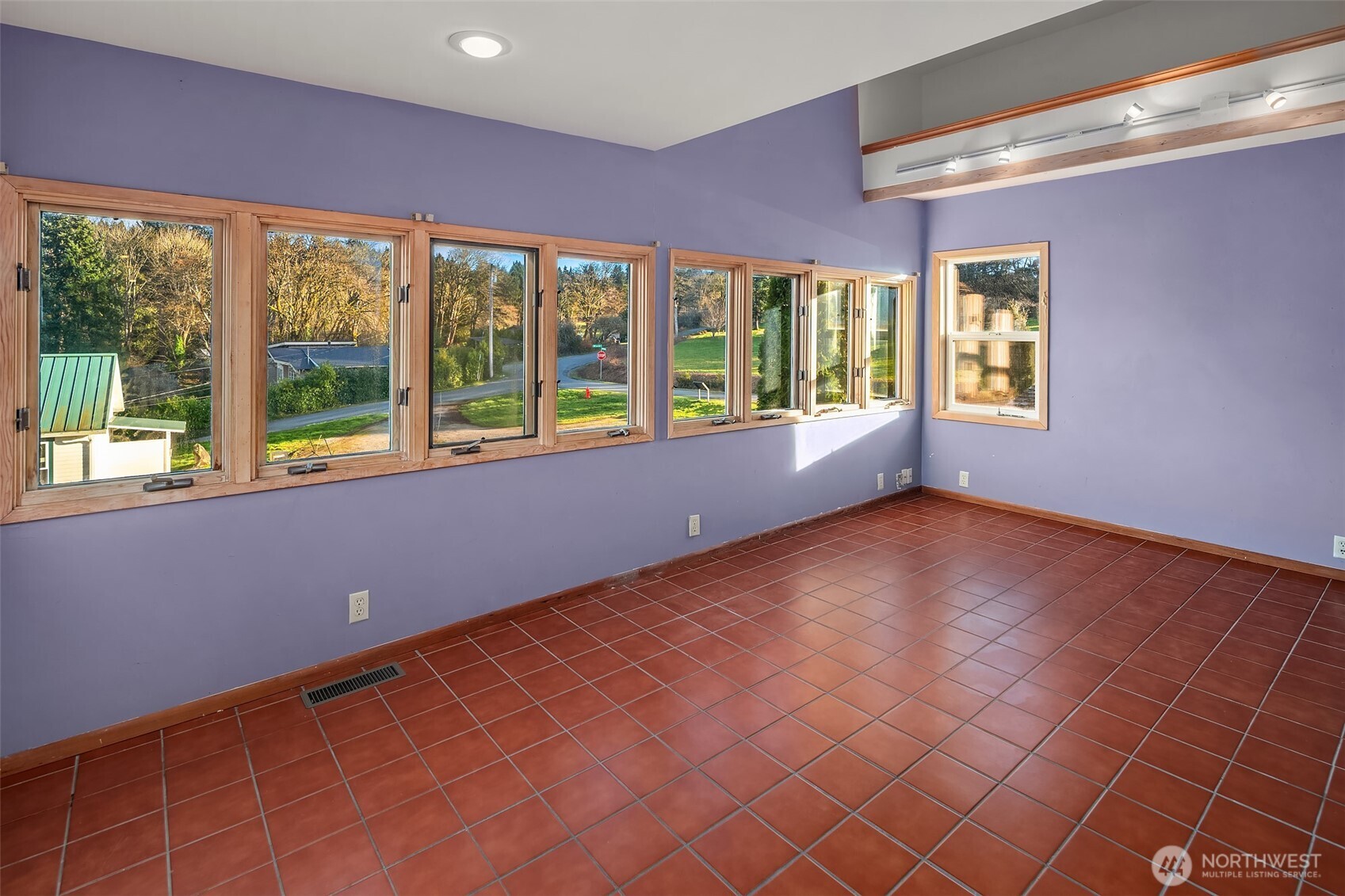 9722 Southwest Windmill Street Vashon, WA 98070 - Photo 17 of 29