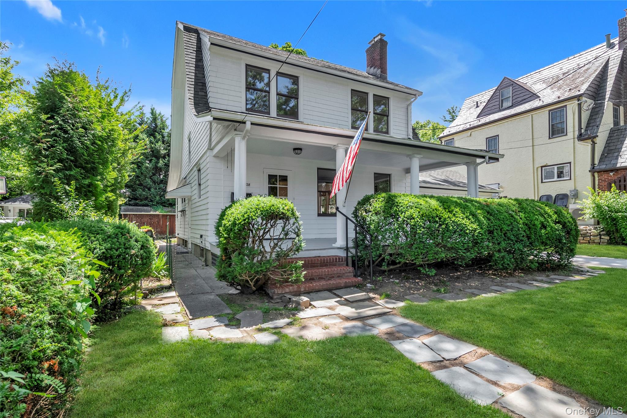 328 Manor Road Queens, NY 11363 - Photo 24 of 30 Front yard