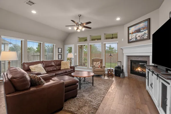$569,000 | 9307 Mont Ellie Lane, Tomball, TX 77375