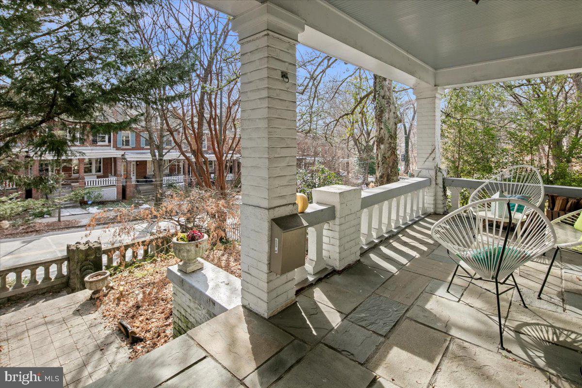2017 Klingle Road Northwest Washington, DC 20010 - Photo 5 of 50