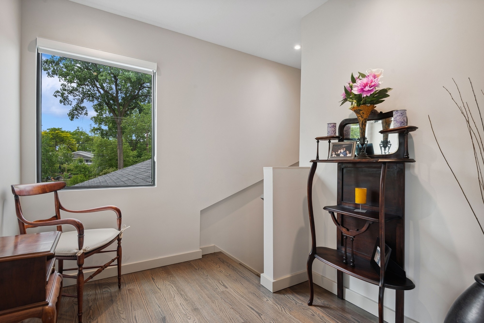 1231 Ridge Road Highland Park, IL 60035 - Photo 15 of 30 a living room with furniture and a window