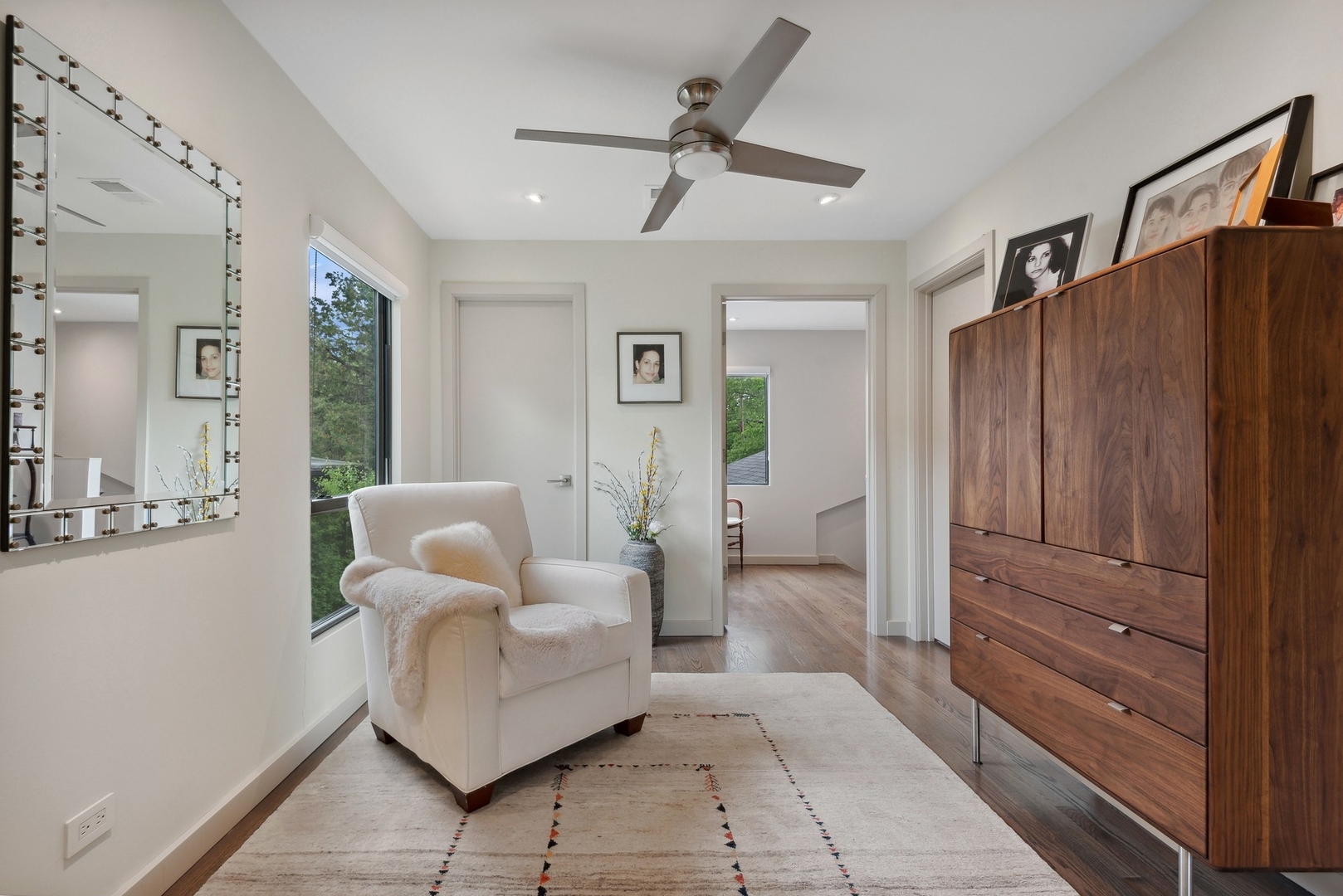 1231 Ridge Road Highland Park, IL 60035 - Photo 18 of 30 a living room with furniture and a rug