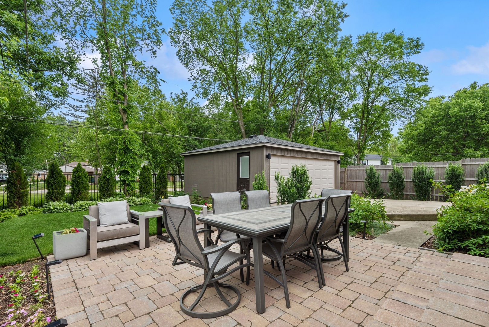 1231 Ridge Road Highland Park, IL 60035 - Photo 23 of 30 a view of a patio in backyard