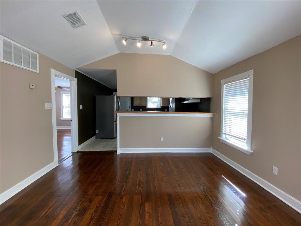 1110 East 27th Street Houston, TX 77009 - Photo 15 of 40