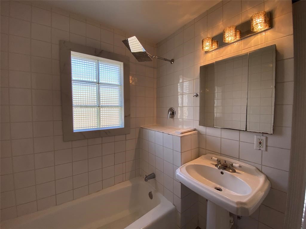 1110 East 27th Street Houston, TX 77009 - Photo 16 of 40