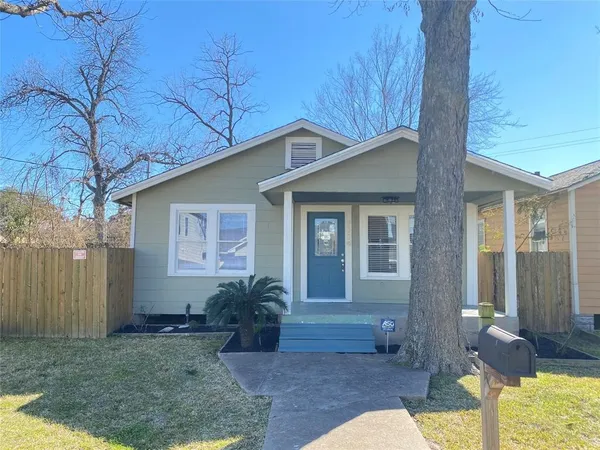 $745,500 | 1110 East 27th Street, Houston, TX 77009