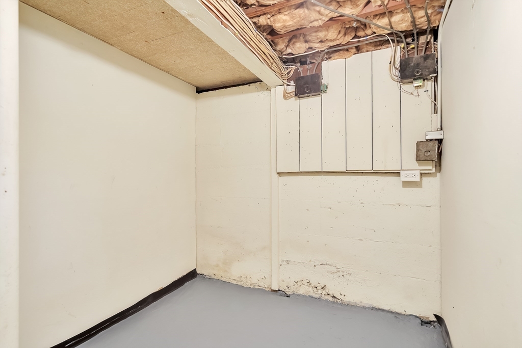 88 Warwick Road, Unit 1 Newton, MA 02465 - Photo 25 of 32