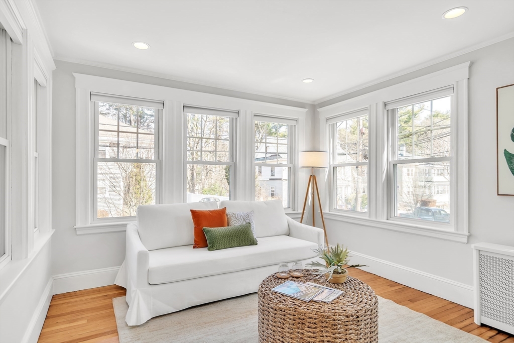 88 Warwick Road, Unit 1 Newton, MA 02465 - Photo 4 of 32