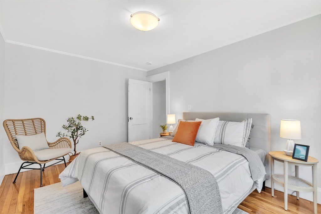 88 Warwick Road, Unit 1 Newton, MA 02465 - Photo 9 of 32