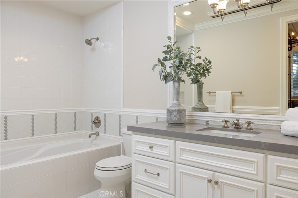 56 Royal St George Road Newport Beach, CA 92660 - Photo 28 of 49