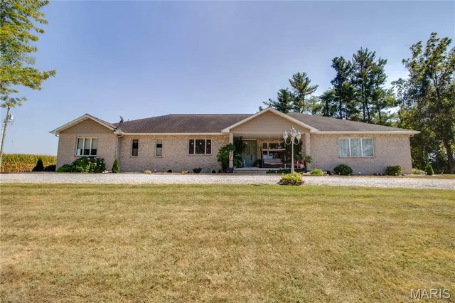 $349,000 | 108 Jaeger Street, Raymond, IL 62560