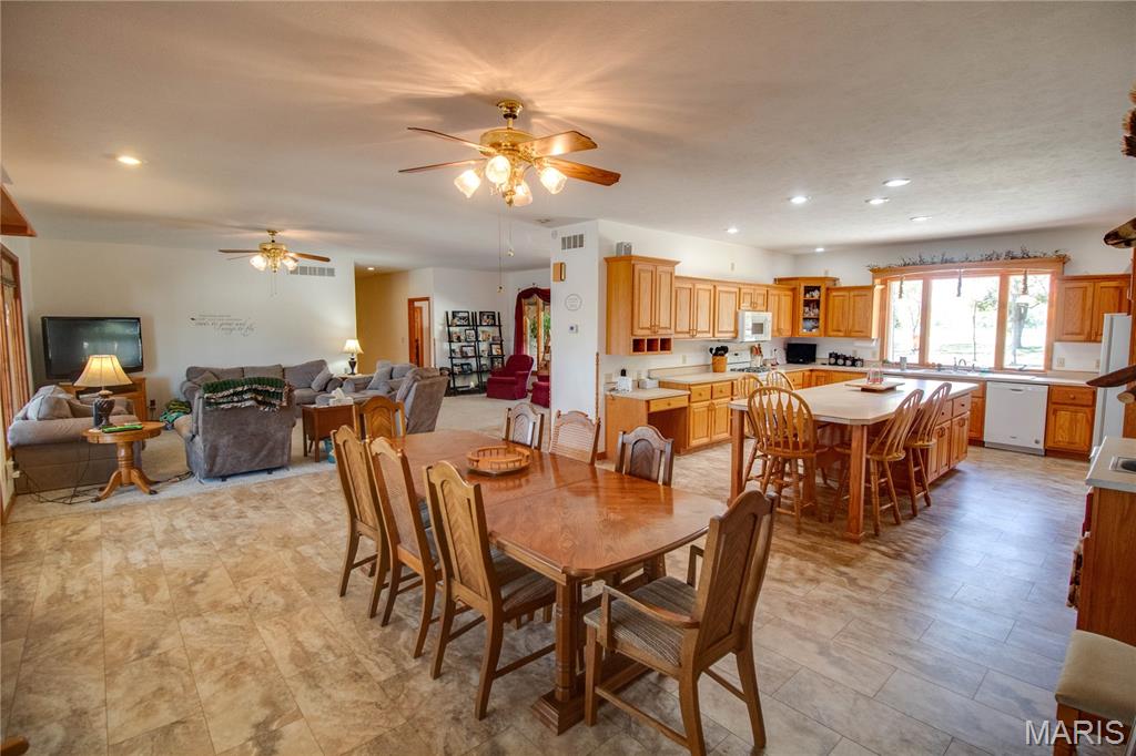 108 Jaeger Street Raymond, IL 62560 - Photo 25 of 84