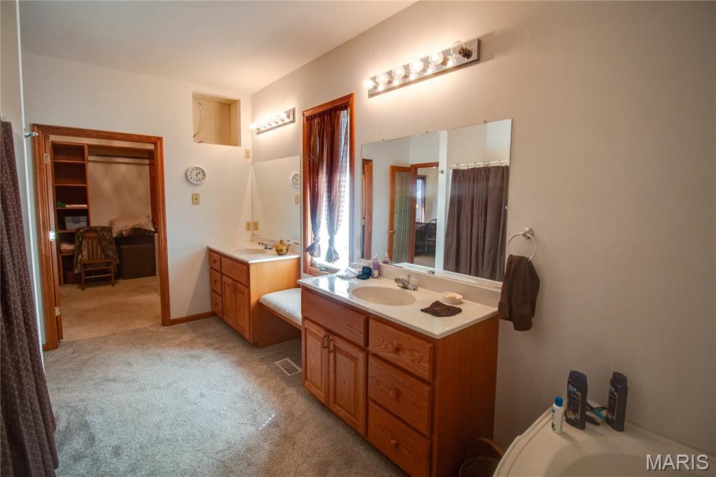 108 Jaeger Street Raymond, IL 62560 - Photo 47 of 84