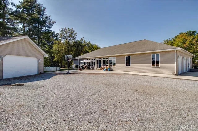 $349,000 | 108 Jaeger Street, Raymond, IL 62560