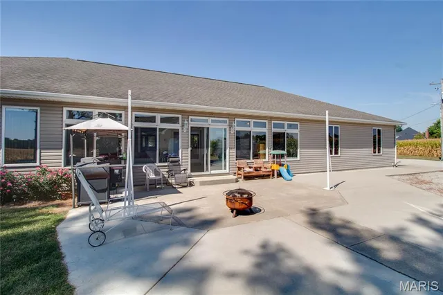 $349,000 | 108 Jaeger Street, Raymond, IL 62560