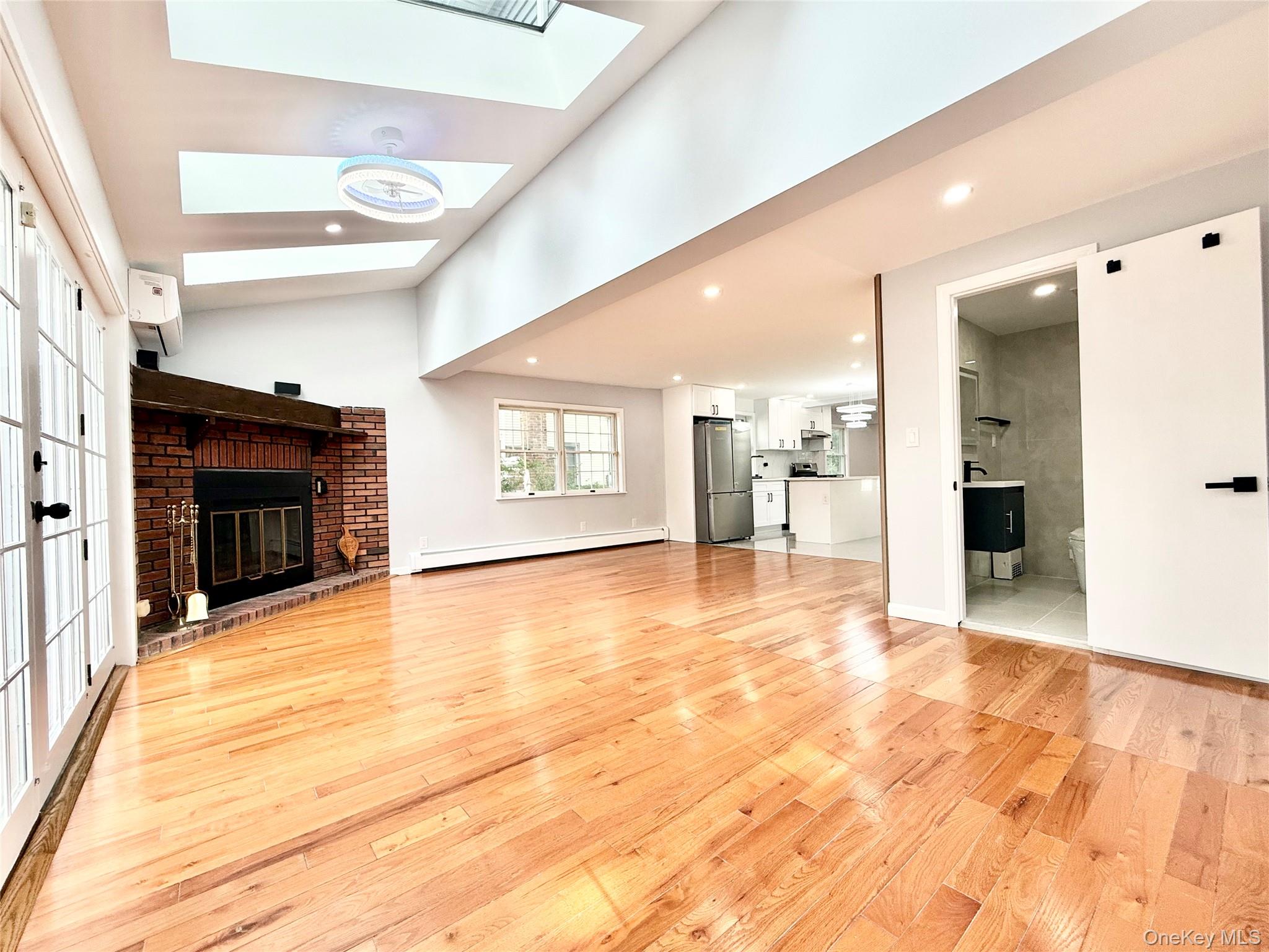20 Baylis Place Syosset, NY 11791 - Photo 9 of 21