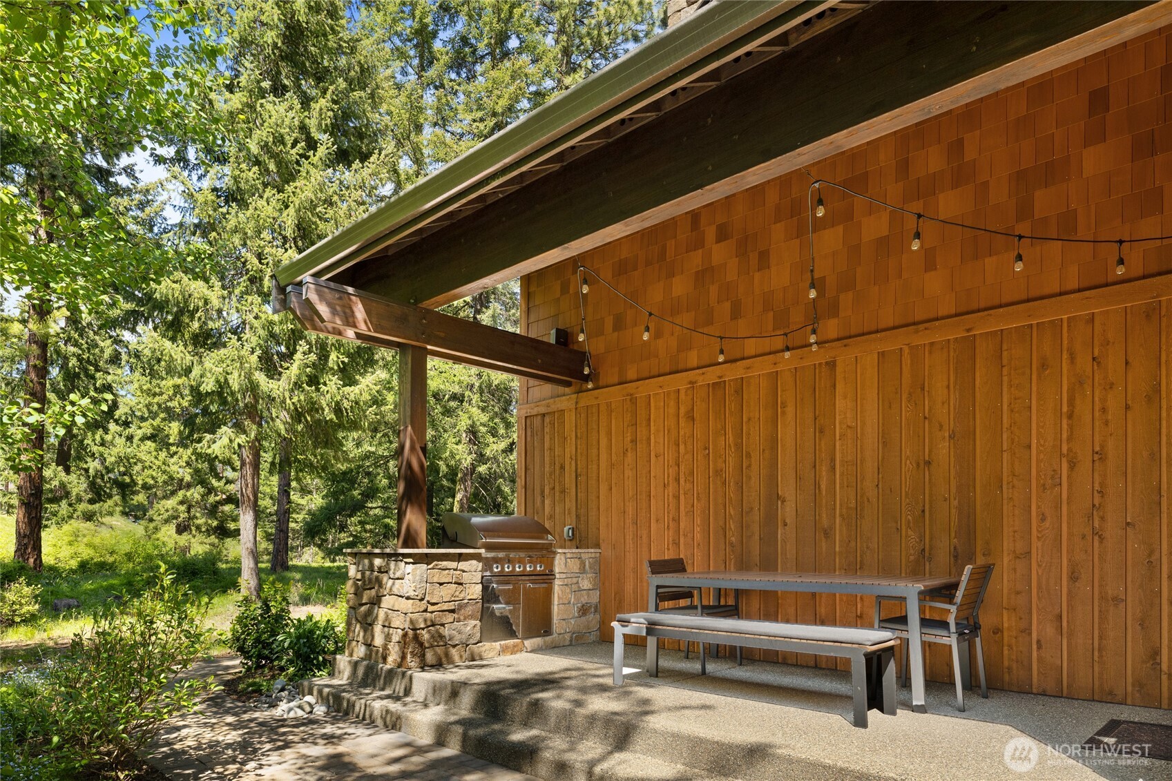 1390 Snowberry Loop Cle Elum, WA 98922 - Photo 20 of 40 a view of outdoor space with seating